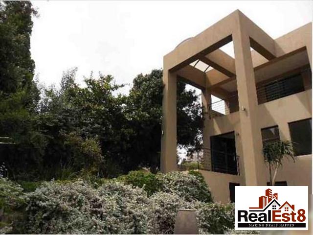 Property and Houses to rent in Benmore, Cluster, 4 Bedrooms - ZAR , 65,00*,M Property and Houses to rent in Benmore, Cluster, 4 Bedrooms - ZAR , 65,00*,M