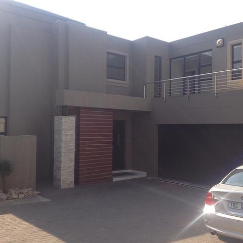 Property and Houses to rent in Rivonia, Cluster, 3 Bedrooms - ZAR , 40,00*,M Property and Houses to rent in Rivonia, Cluster, 3 Bedrooms - ZAR , 40,00*,M