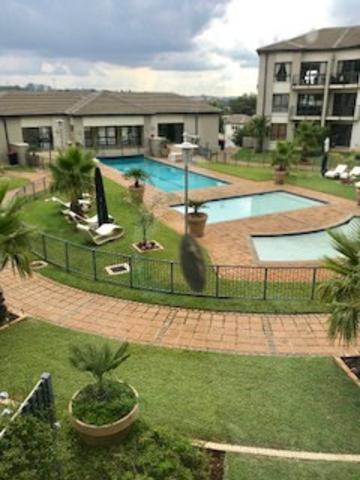 Property and Houses to rent in Wendywood, Apartment, 2 Bedrooms - ZAR , 18,00*,M Property and Houses to rent in Wendywood, Apartment, 2 Bedrooms - ZAR , 18,00*,M