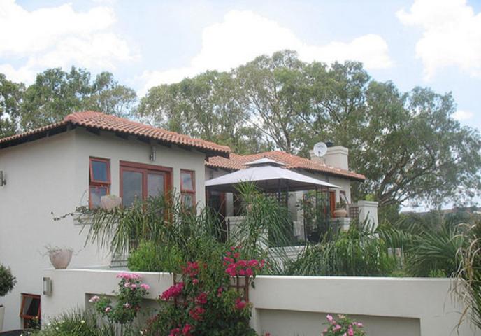 Property and Houses to rent in Woodmead, Cluster, 4 Bedrooms - ZAR , 55,00*,M Property and Houses to rent in Woodmead, Cluster, 4 Bedrooms - ZAR , 55,00*,M